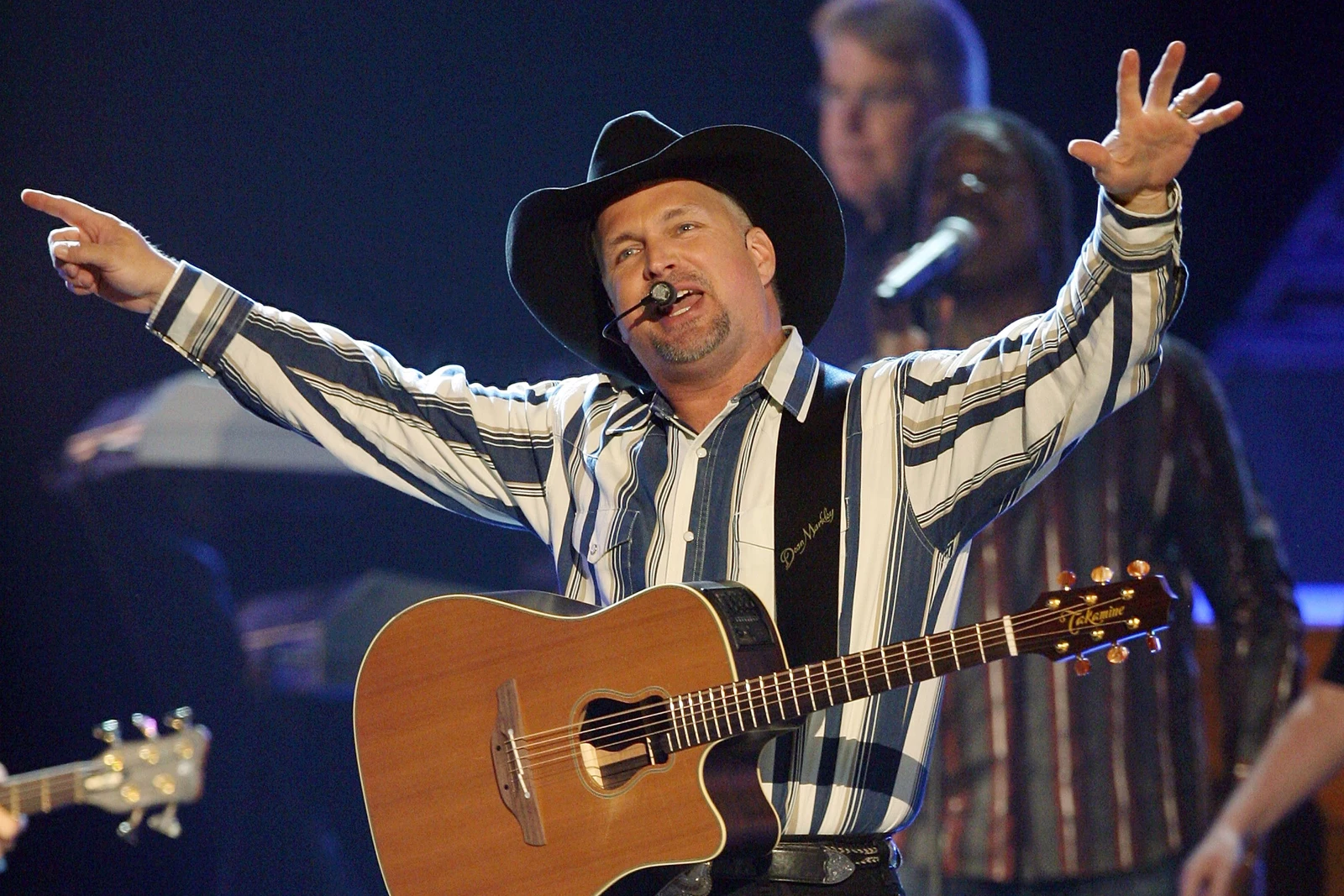 Garth Brooks live in concert